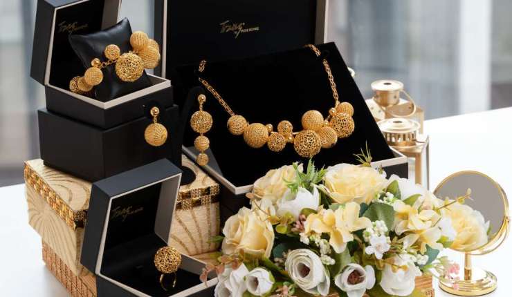 Authentic Elegance at Your Fingertips: Navigating the World of Bridal Jewelry with Poh Kong’s Online shop
